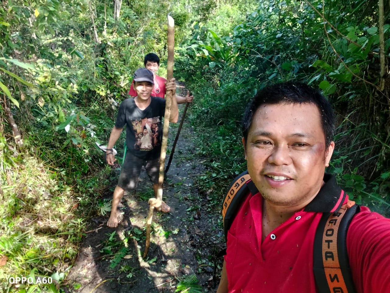 Kerja Bakti Massal di Wuwuk Barat: Gotong Royong Tingkatkan Akses Ekonomi Warga